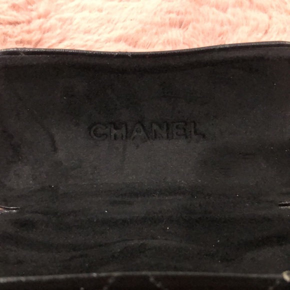 Chanel leather eyewear case - Picture 2 of 5